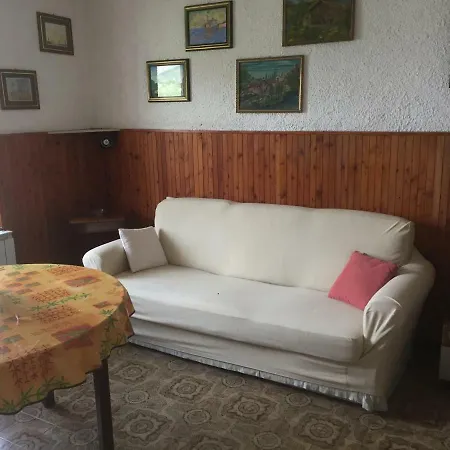 Giardino Apartment *